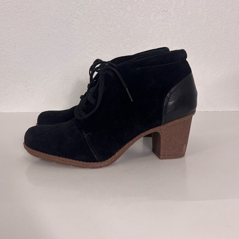 Clarks Collection Black Suede Lace Up Heeled Booties Size 10